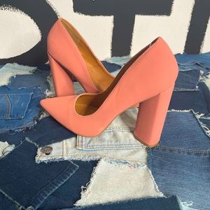 Blush closed pointy toe heal